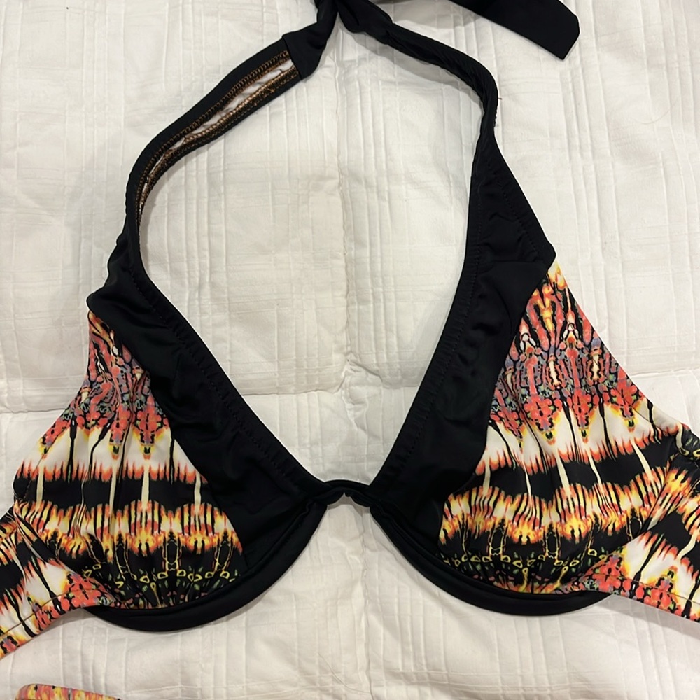 Venus Belize Bikini Top and Bottom